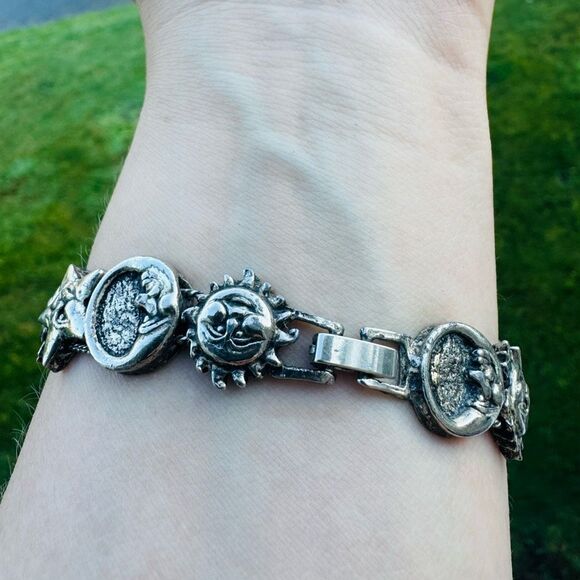 VTG Slide Time Silver Tone Celestial Sun Moon Stars Charm Watch - Picture 8 of 12